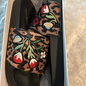 Gentle used Steve Madden Sandles